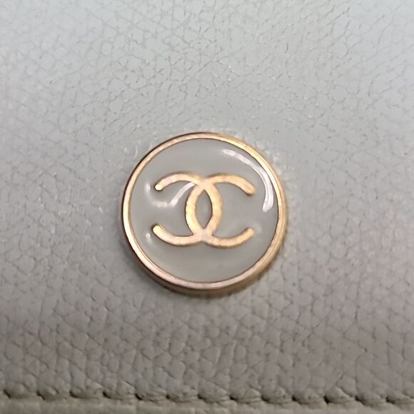 💯 Authentic Chanel Short Wallet 🍀 - Picture 4 of 15